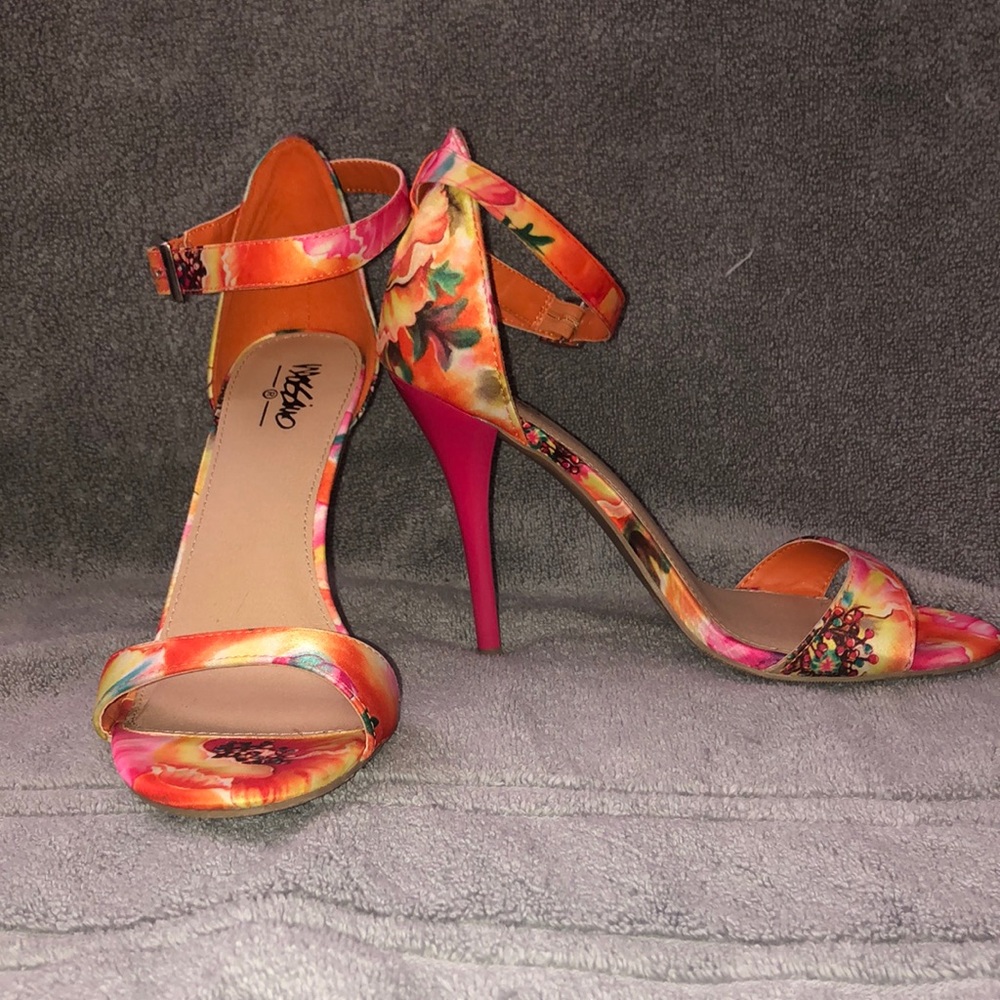Mossimo floral stilettos size 6.5 great condition!